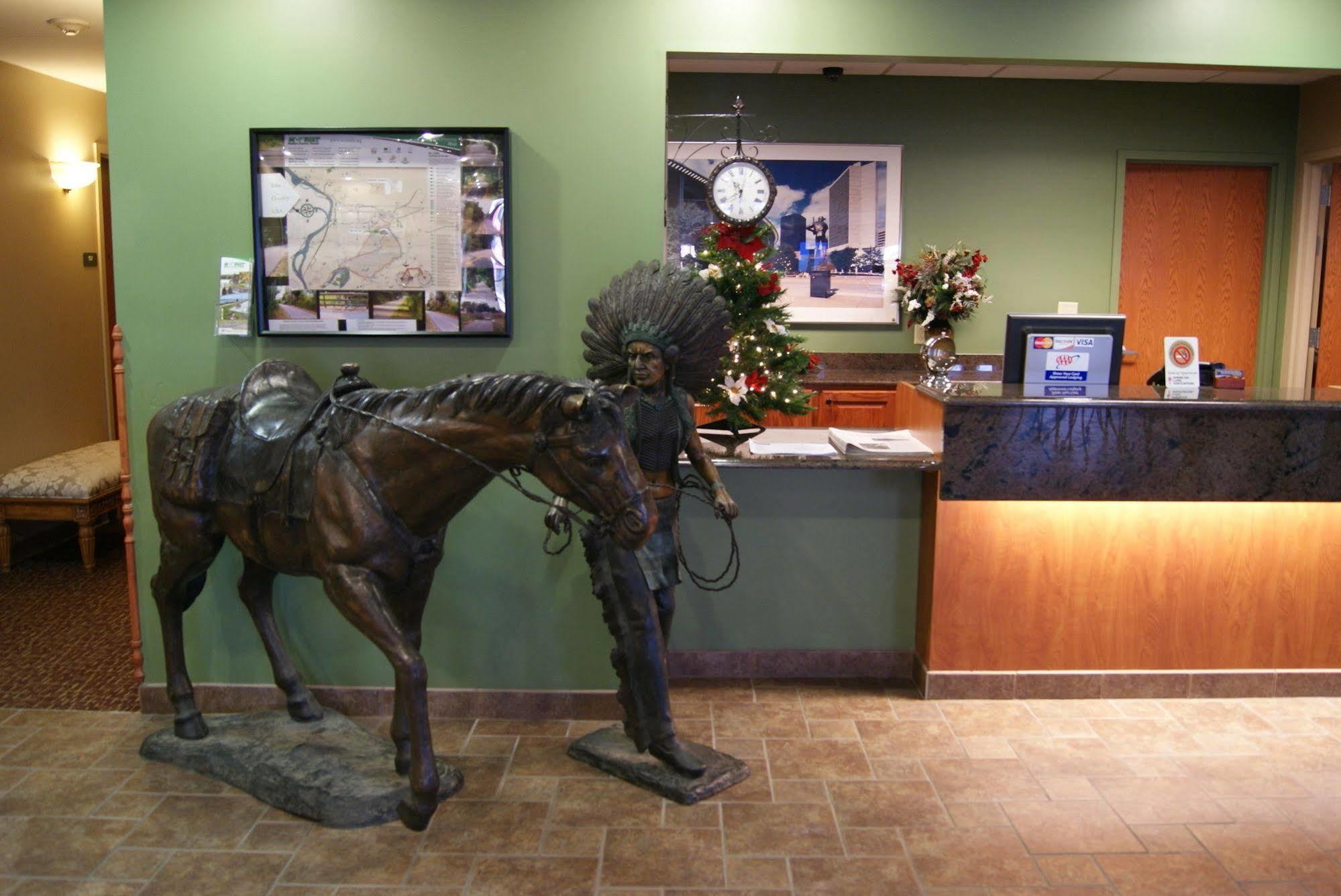 Country Hearth & Hotel