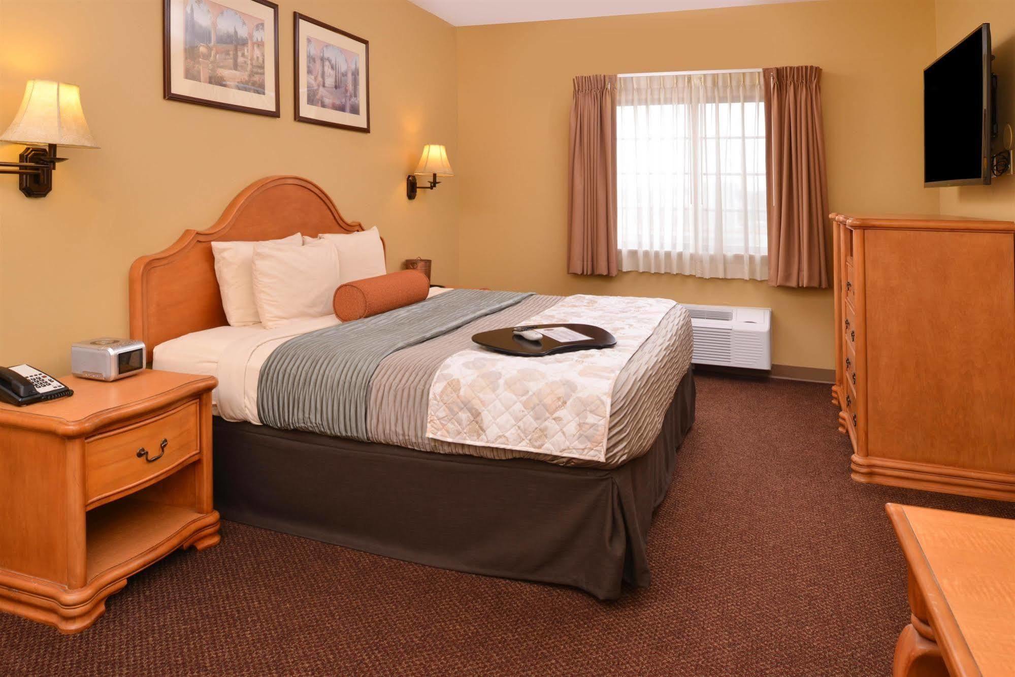 Country Hearth & Hotel 3*